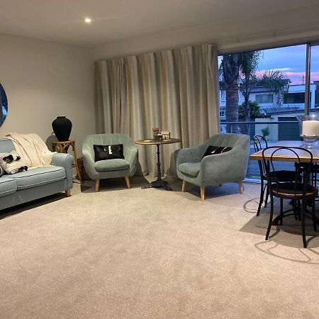 Modern Beach Apartment With Pool & Location Mount Maunganui Exterior photo